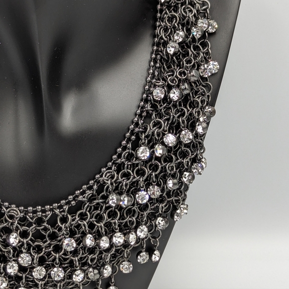 Stunning RJ Graziano Metal & Crystal Bib Necklace - Picture 5 of 13